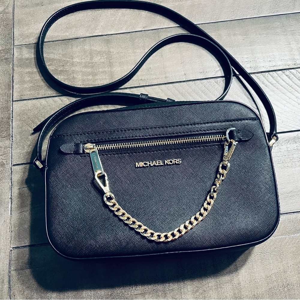 Michael Kors black crossbody adjustable strap